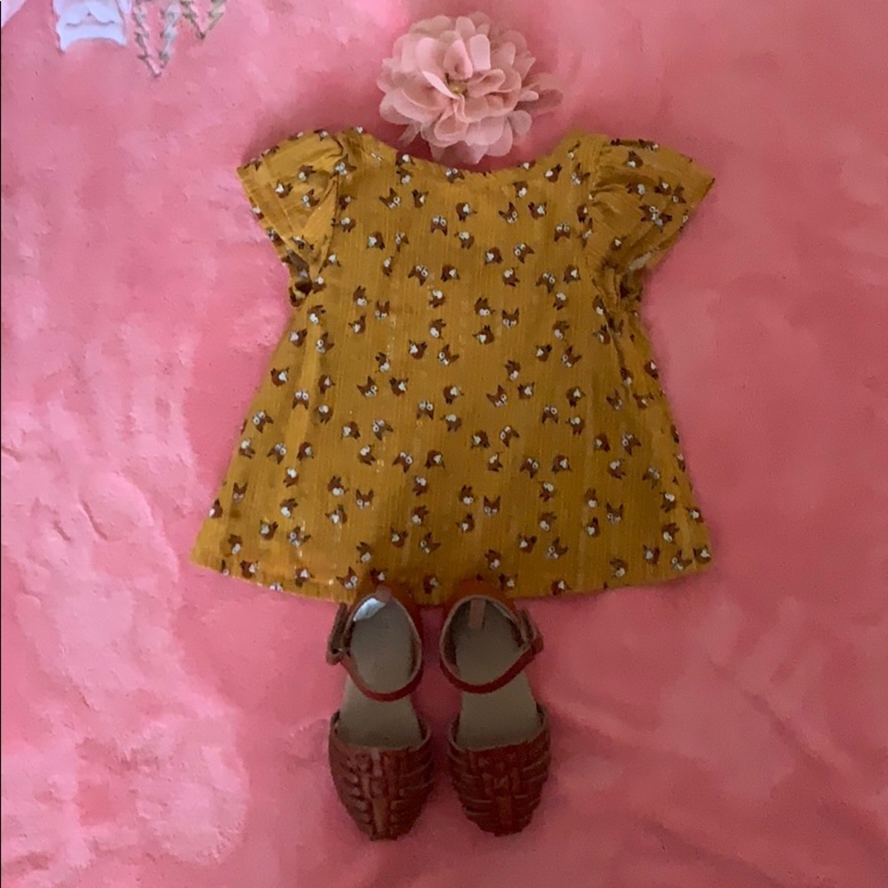 Gold Top w/ Fox Print.